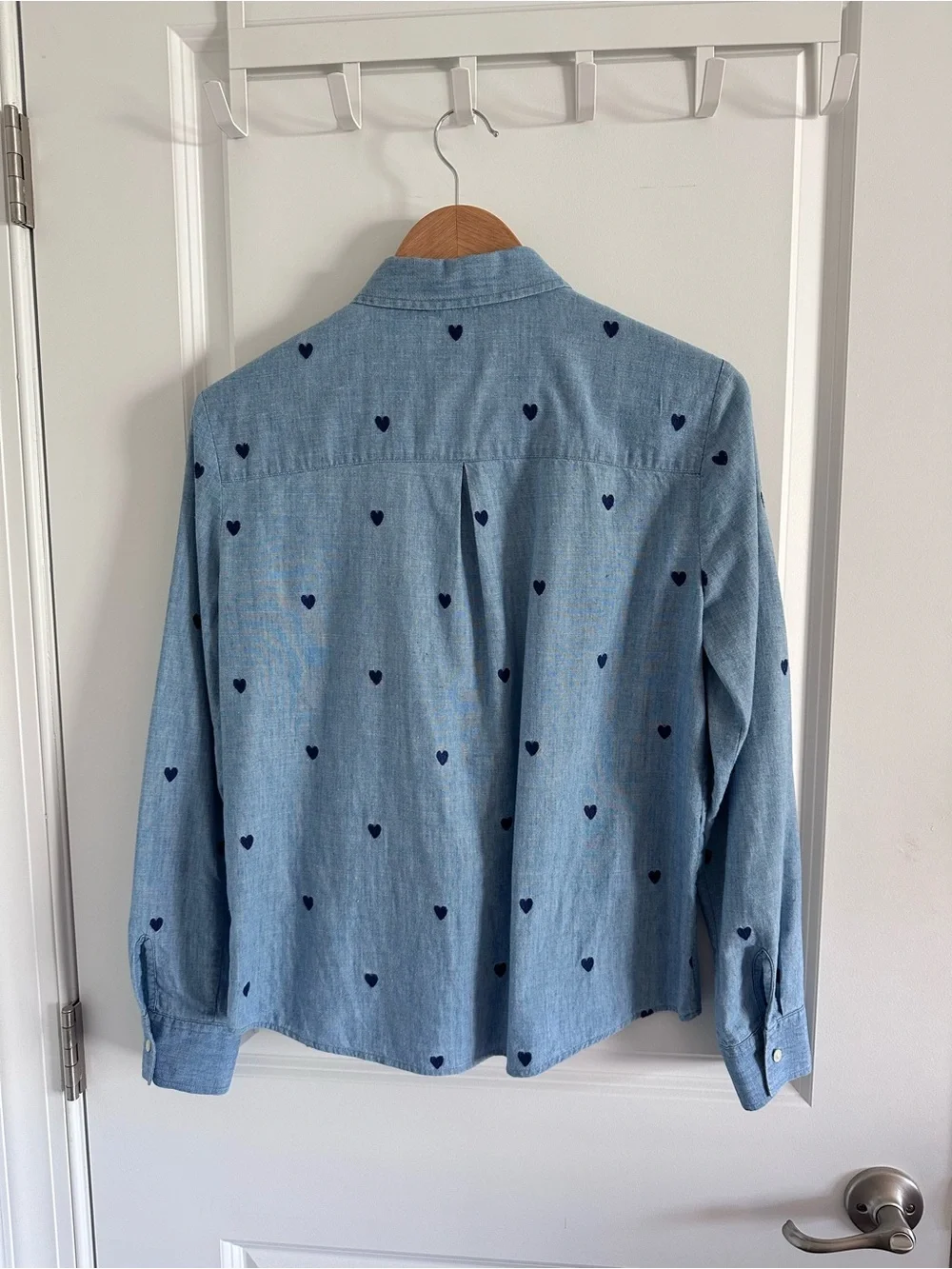 SEZANE Light Blue Chambray Button-Down Shirt with Navy Embroidered Heart Print - Picture 4 of 10